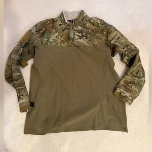 Arc'teryx Men's Olive Body with Multicam Sleeve Combat Top